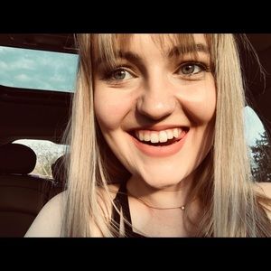 Meet your Posher, Claire